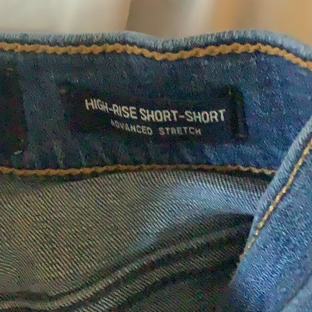Hollister Women’s Distressed Jean Shorts - Picture 4 of 5